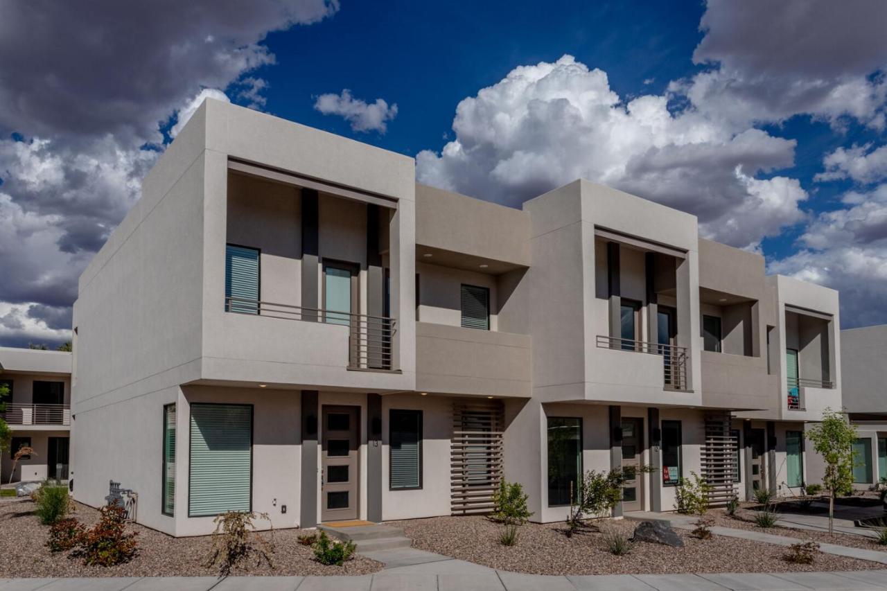 Lofts 13 4-Bedroom Modern Loft Steps From The Pool セントジョージ エクステリア 写真