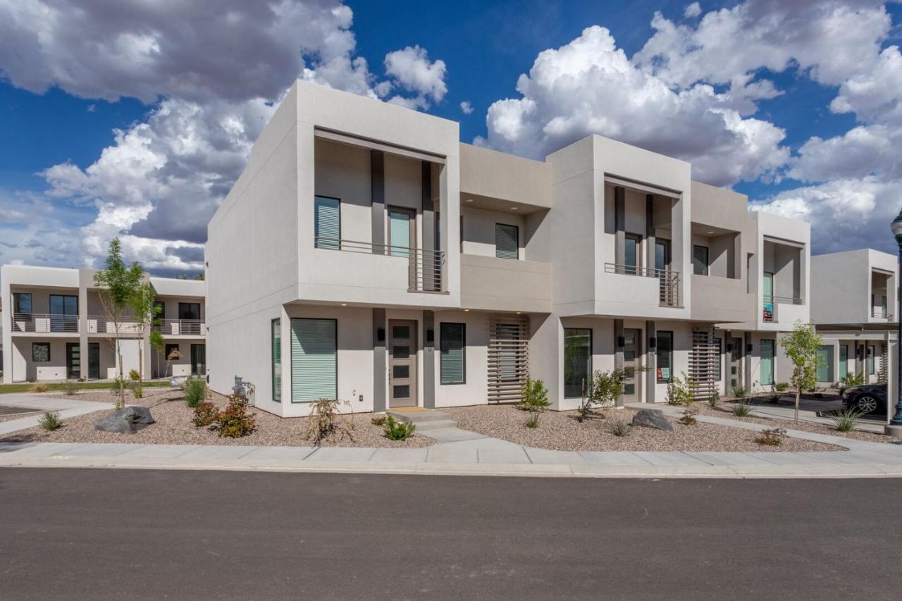 Lofts 13 4-Bedroom Modern Loft Steps From The Pool セントジョージ エクステリア 写真
