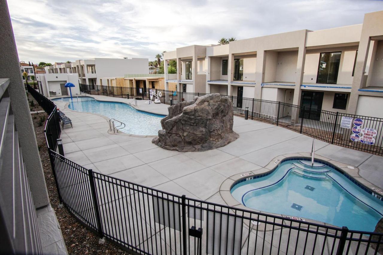 Lofts 13 4-Bedroom Modern Loft Steps From The Pool セントジョージ エクステリア 写真