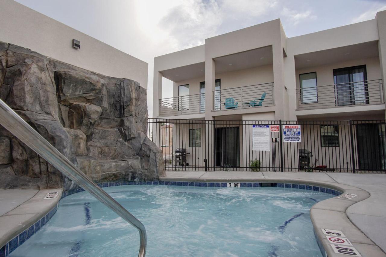 Lofts 13 4-Bedroom Modern Loft Steps From The Pool セントジョージ エクステリア 写真
