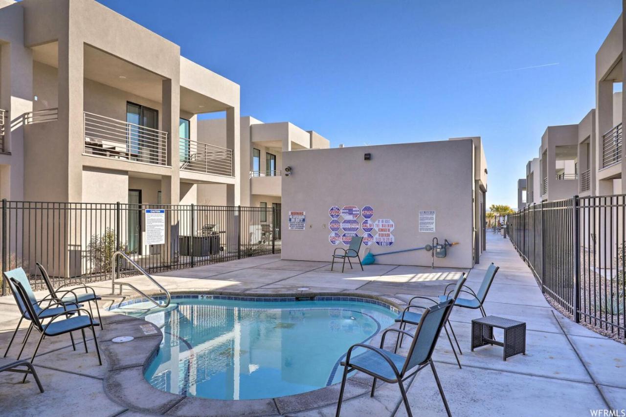Lofts 13 4-Bedroom Modern Loft Steps From The Pool セントジョージ エクステリア 写真